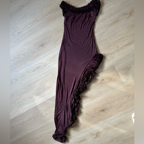 Arielle Meshki Off Shoulder Ruffle Midi Dress - Plum - Picture 8 of 8